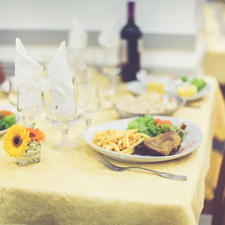 Hotel Notre Dame De France 3*