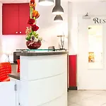 ホテル Notre Dame De France