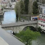 ホテル Notre Dame De France