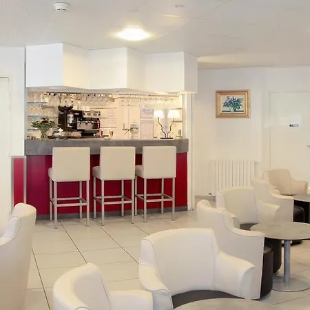 Hotel Notre Dame De France