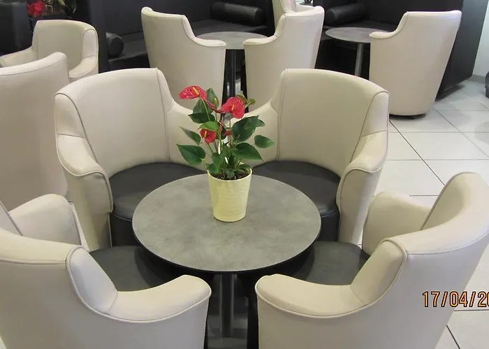 Notre Dame De France Hotell