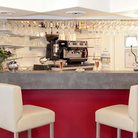 Notre Dame De France Hotel